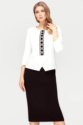 Komplet ecru z haftowaną bluzką i czarną spódnicą – Briggite